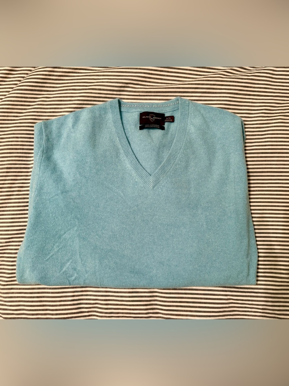 Black Brown brand V-Neck Cashmere Sweater - Light Blue, XL, like new
